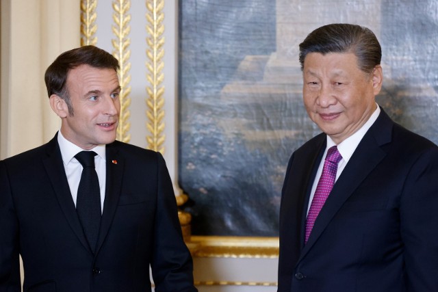 Prezydent Francji Emmanuel Macron i prezydent Chińskiej Republiki Ludowej Xi Jinping