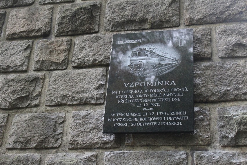 Kraków. Rodziny kolejarzy pojechały do Brna uczcić bliskich, którzy zginęli w katastrofie w 1970 r.