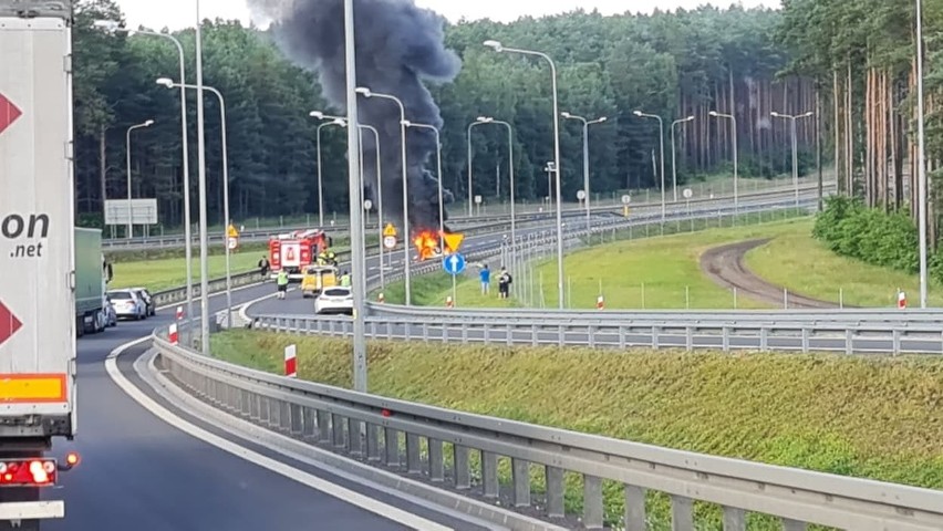 Słup dymu widać było już z daleka....