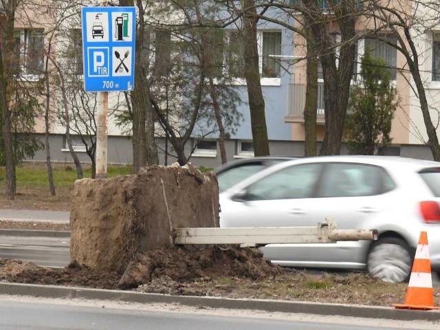 Wykopany fotoradar na ulicy Komisji Edukacji Narodowej w Stalowej Woli.