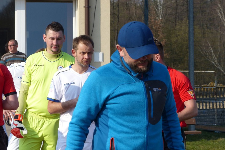 Czterech piłkarzy odeszło z GKS Nowiny. Trener Mariusz Ludwinek chce ściągnąć 2-3 dobrych zawodników [ZDJĘCIA]