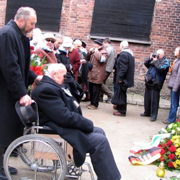 Pan Włodzimierz pod ścianą śmierci. Wspomnienia są ciągle bardzo bolesne.