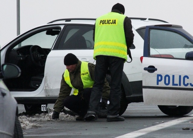 Podczas próby zatrzymania uciekającego mężczyzny śmiertelnie ranny został policjant.