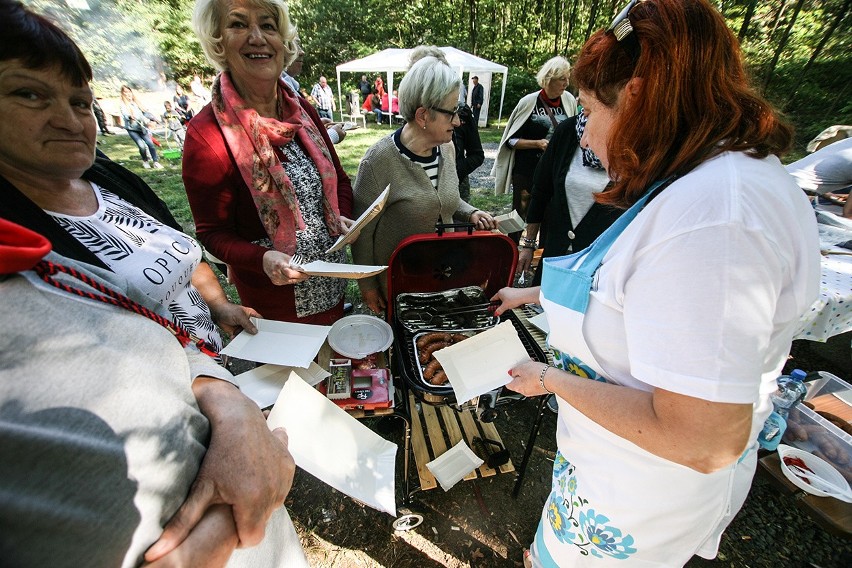 Piknik zorganizowany przez Klub Seniora Relaks w Parku...