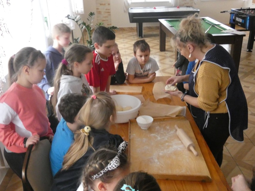 Bezpłatne zajęcia dla ponad 100 dzieci z gminy Łopuszno. Było dużo atrakcji podczas ferii zimowych