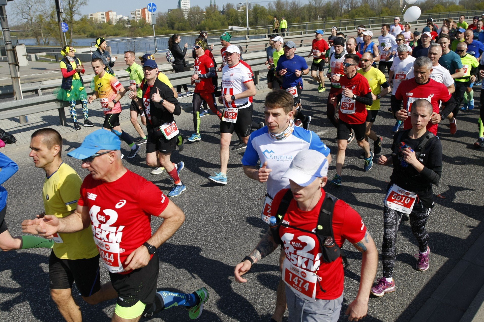 Orlen Warsaw Marathon 2019 [ZDJĘCIA UCZESTNIKÓW] [WYNIKI] Bieg OSHEE 10 km.  Kto wygrał maraton 14.04 w Warszawie? [KLASYFIKACJA] | Portal i.pl
