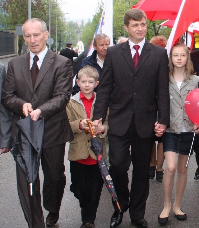 Poseł Sławomir Kopyciński z dziećmi.