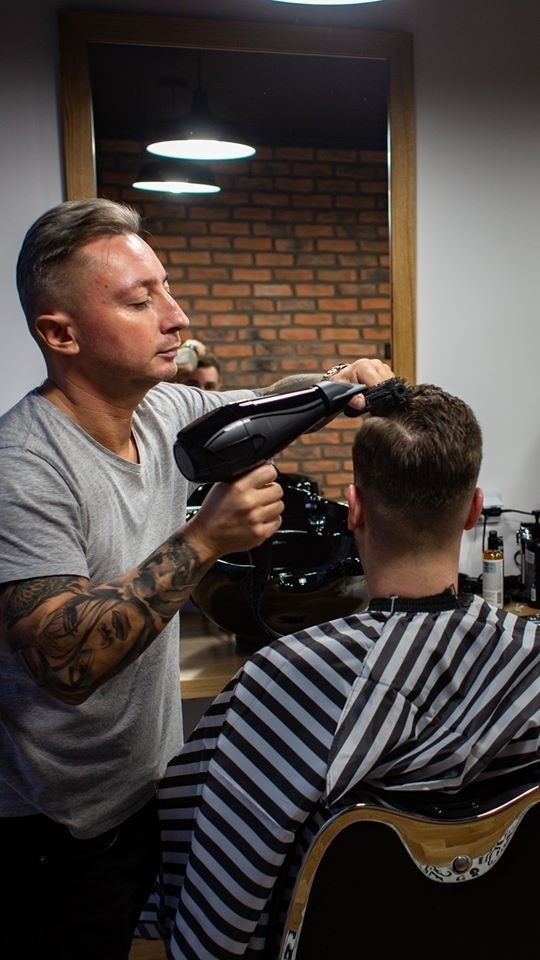 Nowy barber shop w Białymstoku. W salonie u Renegatów króluje testosteron! (ZDJĘCIA)