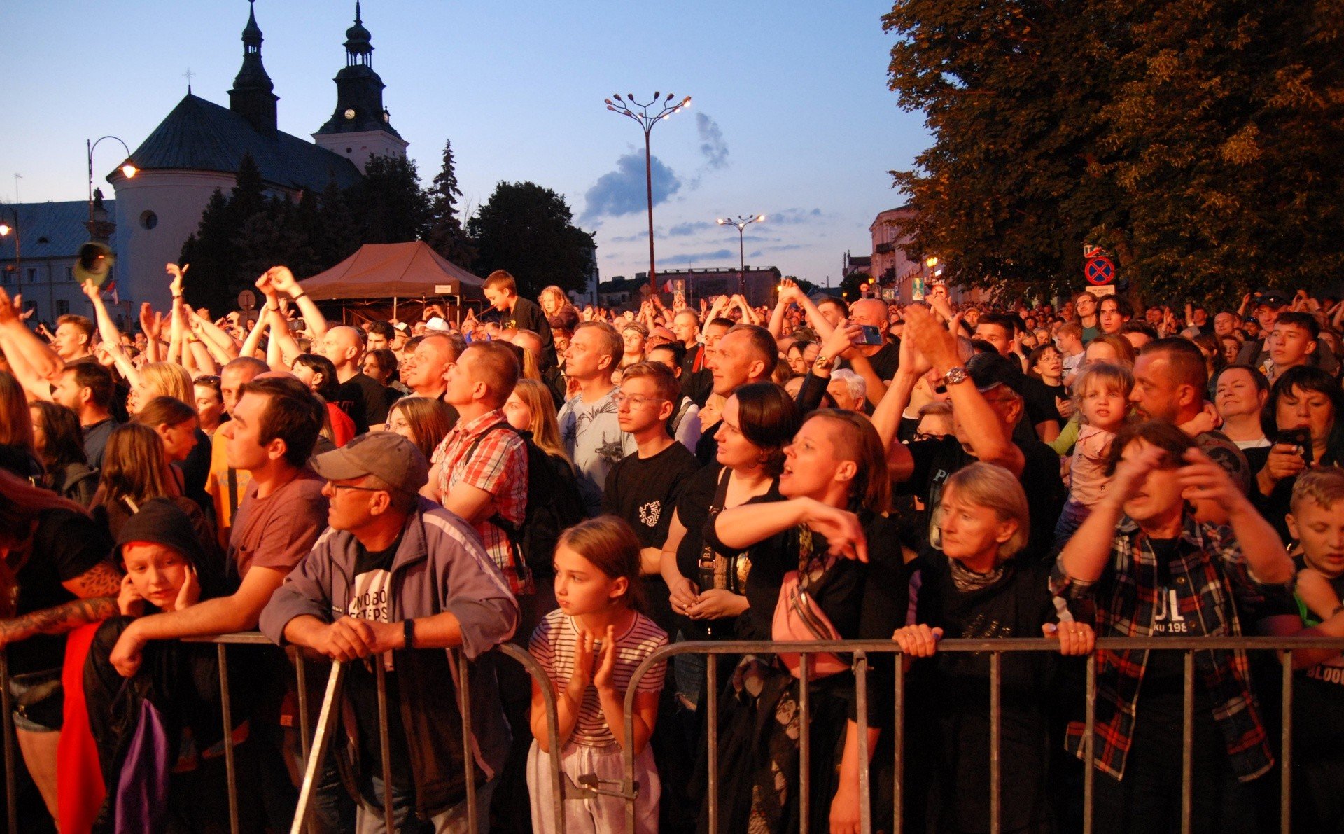 Znakomity Koncert Kultu Z Kazikiem Staszewskim Na Czele W Piotrkowie znakomity-koncert-kultu-z-kazikiem-staszewskim-na-czele-w-piotrkowie
