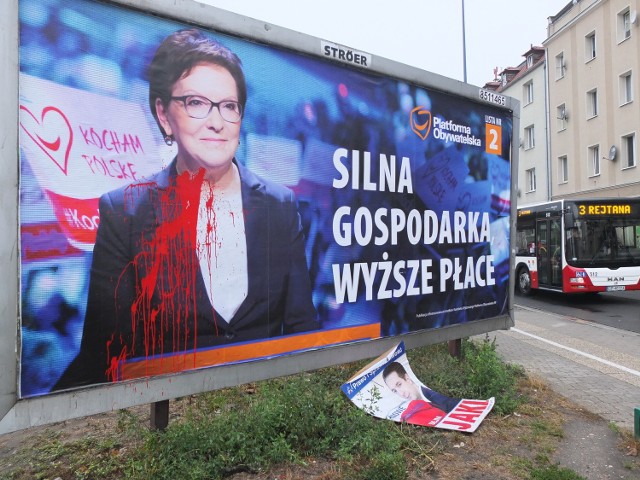 Bilboard z Ewą Kopacz na ulicy 1 Maja.