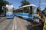 Zderzenie dwóch tramwajów. "Czwórka" wypadła z szyn 