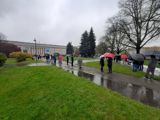 Wczoraj w ramach akcji "Zaszczep się w majówkę" we Wrocławiu finalnie zaszczepiono 1030 osób.