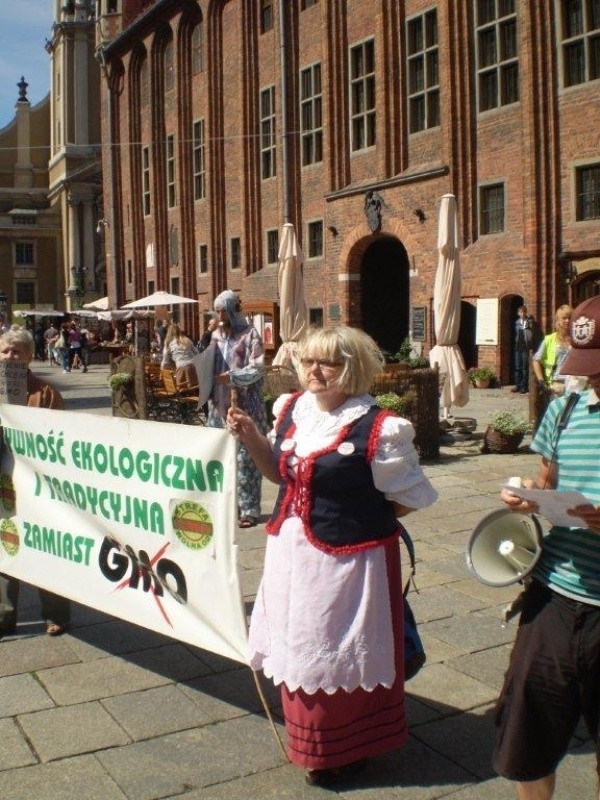 Demonstracja kujawsko-pomorskich ekologów - ostry spór wokół GMO