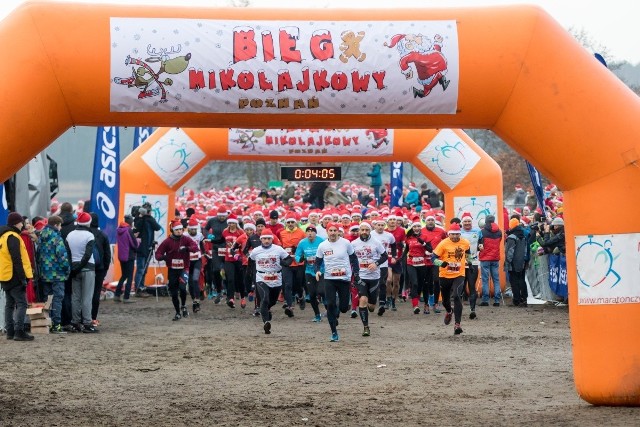 Bieg Mikołajkowy nad Jeziorem Strzeszyńskim już od kilku lat cieszy się ogromną popularnością wśród biegaczy z całej Wielkopolski