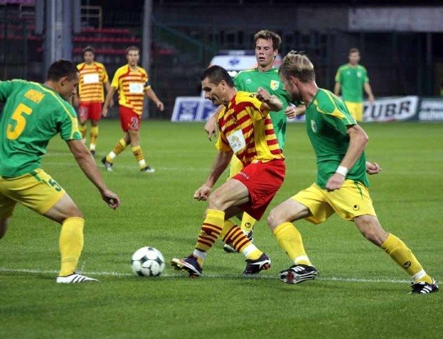 Remigiusz Jezierski (przy piłce) strzelił honorowego gola dla Jagi
