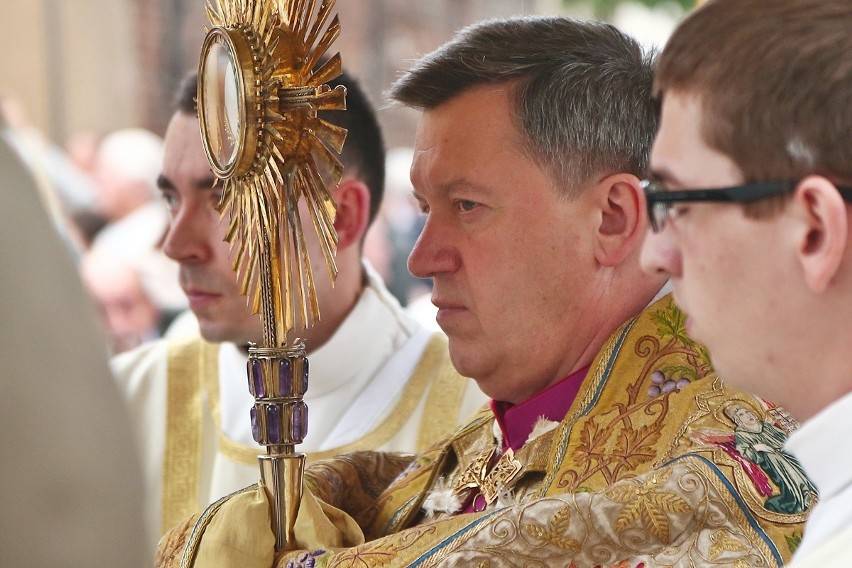 Procesja z okazji Bożego Ciała w centrum Wrocławia