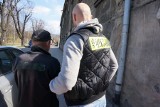 Bielsko-Biała: Utopił szczenięta - policja go znalazła