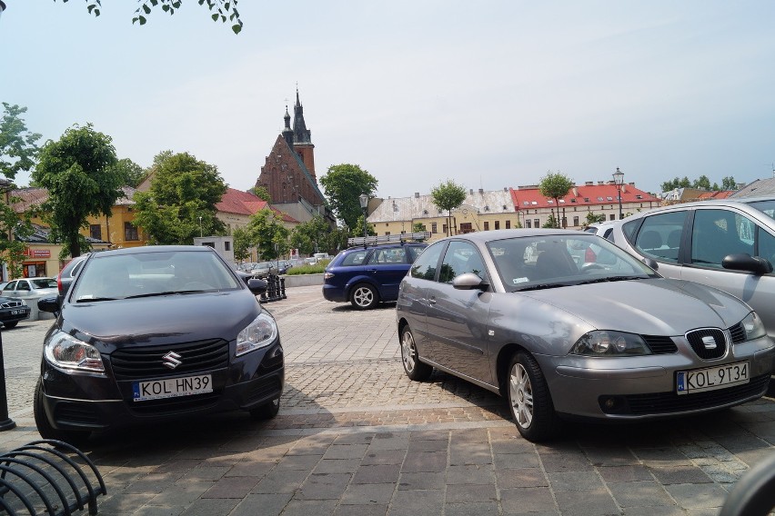 Olkuski Rynek to teraz jeden wielki parking