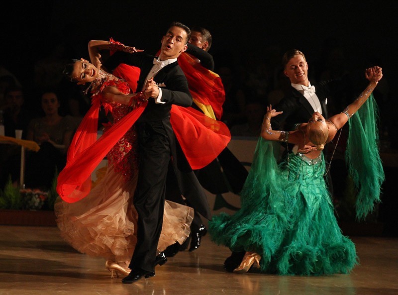 Piękne tancerki i przystojni tancerze w Kobylnicy 