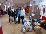 Uczniowie Liceum Ogólnokształcącego w Białobrzegach ruszyli z pomocą Polakom na Wschodzie. Przygotowali paczki dla bohaterów (ZDJĘCIA)