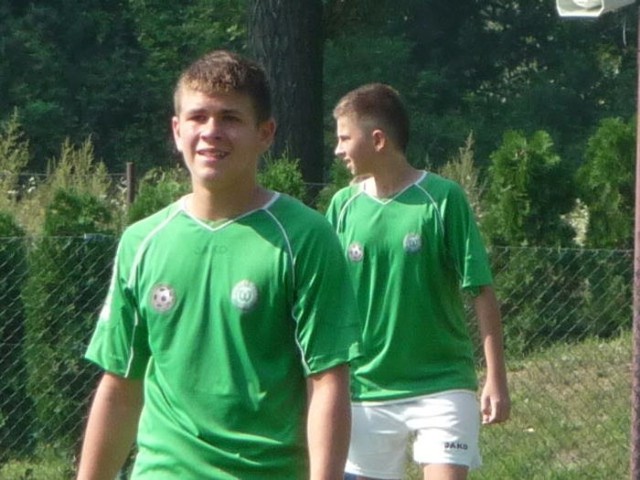 Nikodem (na pierwszym planie) w zielonych barwach klubu Warta Poznań