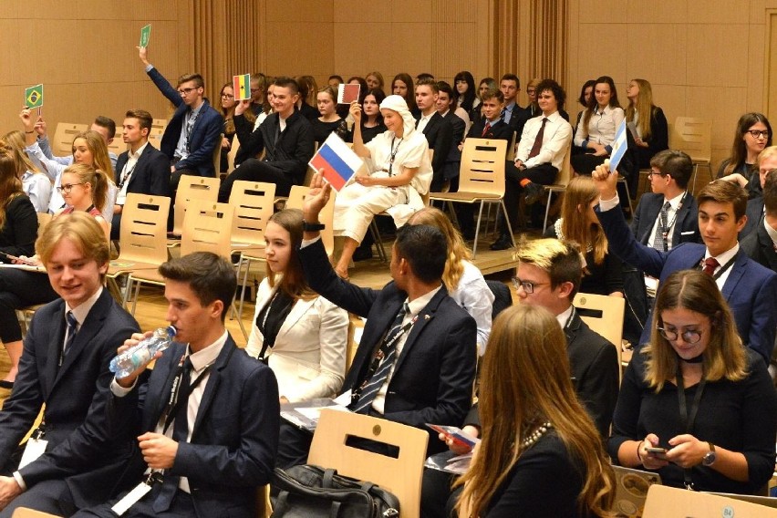 Obrady Organizacji Narodów Zjednoczonych w Kielcach. Uczniowie przygotowali symulację