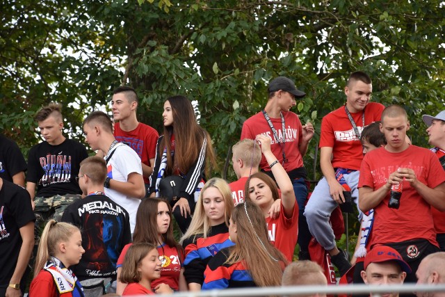 Kibice Rakowa Częstochowa prawie w całości wypełnili stadion w meczy ze Stomilem Olsztyn. Wg oficjalnych danych na stadionie było 3119 kibiców. I mieli powody do radości. Raków wygrał 2:0. Było co świętować