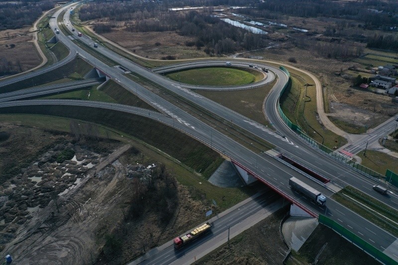 Na zdjęciach - najpierw gotowy już odcinek G (od węzła...