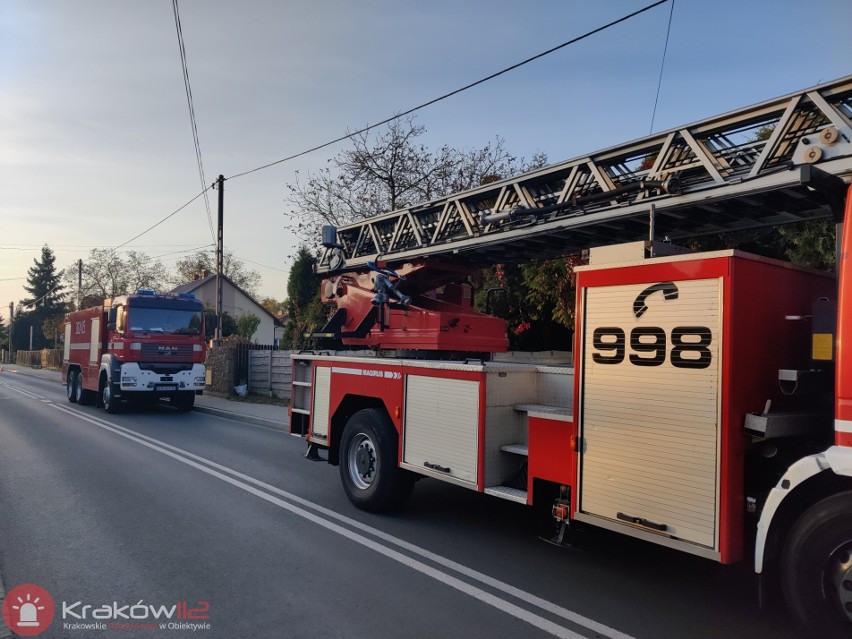 Pożar domu w Krakowie. Cztery osoby zostały poszkodowane [ZDJĘCIA]