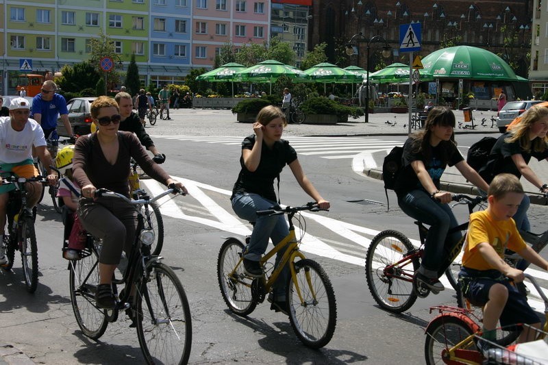 W sobote przez centrum Slupska przejechalo okolo stu...