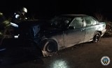 Wypadek BMW na trasie Nowogród - Chmielewo. Trzy osoby zostały ranne (zdjęcia)