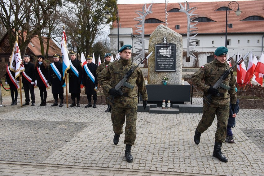 Pod pomnikiem w alei Solidarności odbyła się 1 marca 2017 r....