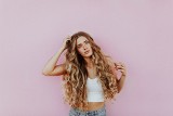 10 rzeczy, za które włosy będą Ci wdzięczne! Jak dbać o włosy i jak je pielęgnować? Proste sposoby na zdrowe i silne kosmyki 