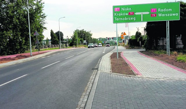 Ulica Lubelska ma nową nawierzchnię i chodniki. Powstało odwodnienie i wjazdy na posesje.