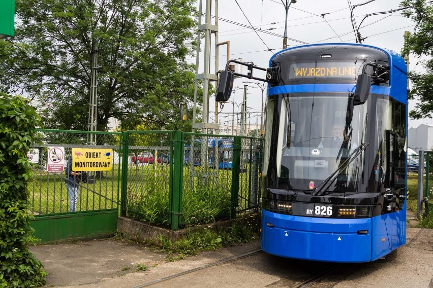 Kraków. Coraz więcej tramwajów Lajkonik na ulicach. Na jakich liniach jeżdżą?