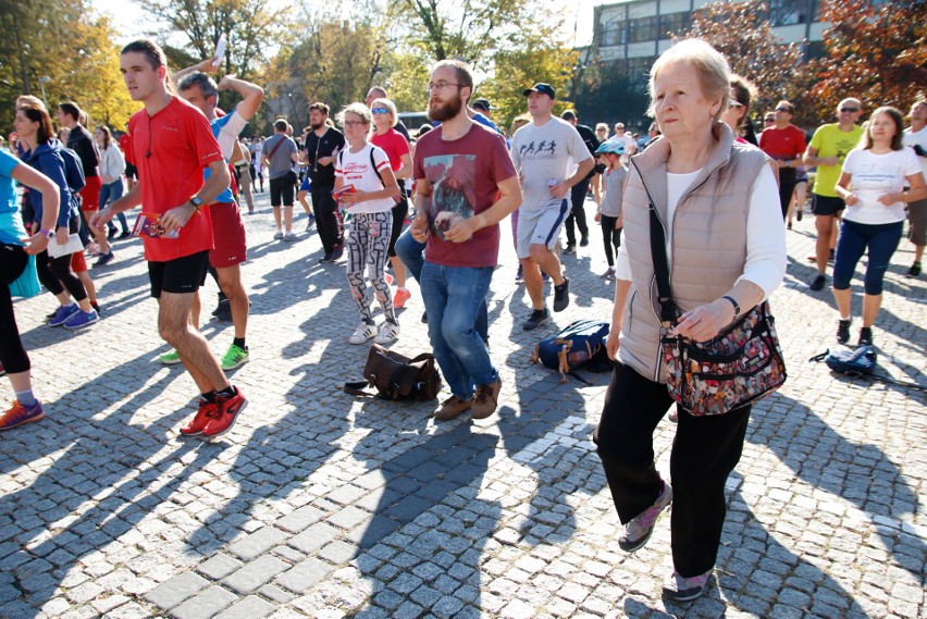 Podbiegi 2018. 800 osób wystartowało w jesiennej edycji imprezy! [DUŻO ZDJĘĆ]