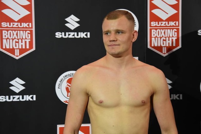 W kategorii 81 kilogramów Daniel Adamiec z klubu RUSHH Kielce zmierzy się z Piotrem Szczukowskim.