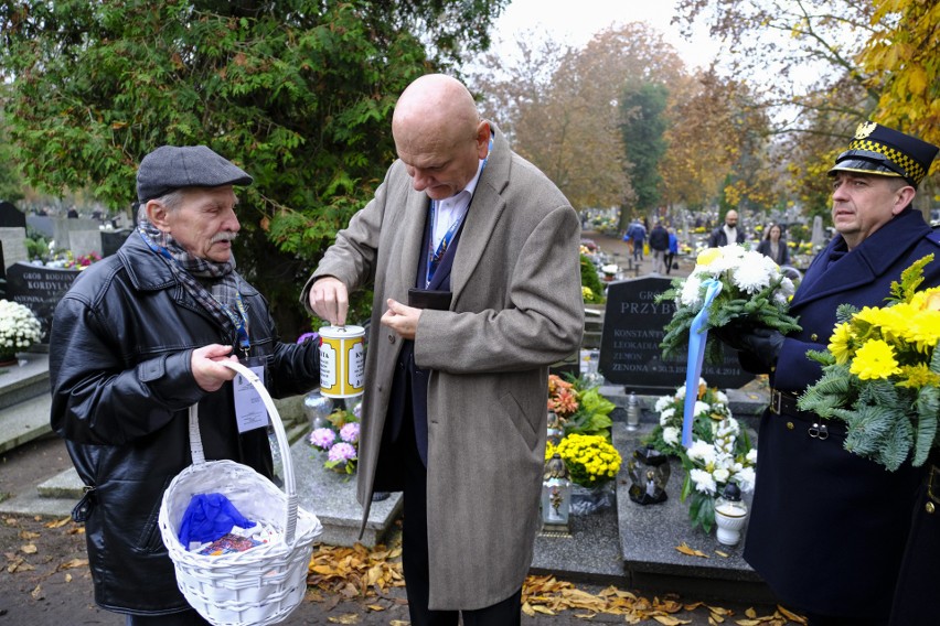 Kwesta na cmentarzu św. Jerzego na odnowienie grobów zasłużonych torunian. Wiemy ile zebrano