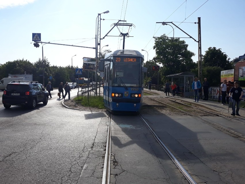 Wypadek, tramwaje nie jeżdżą do Leśnicy (ZDJĘCIA)