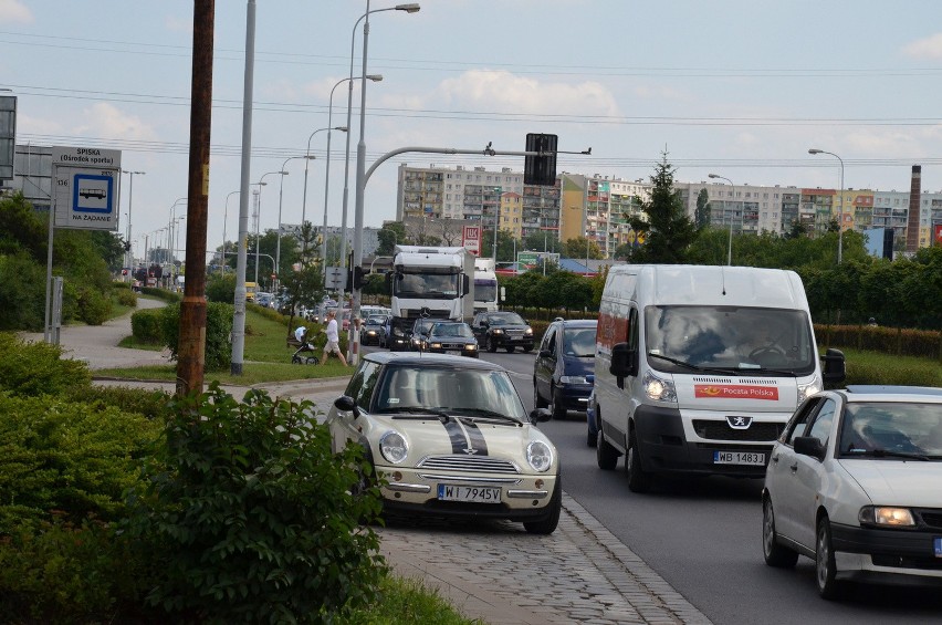 Wypadek na al. Armii Krajowej. Zderzyły się dwa motocykle. Duże korki w okolicy (ZDJĘCIA)