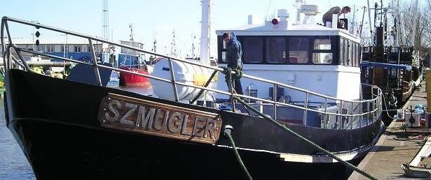 Do poważnej awantury dwóch pijanych wędkarzy doszło dzisiaj na pokładzie kutra Szmugler, który wypłynął z portu w Łebie.