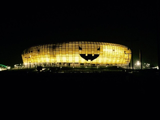 Stadion w Gdańsku  zamienił się w dynię