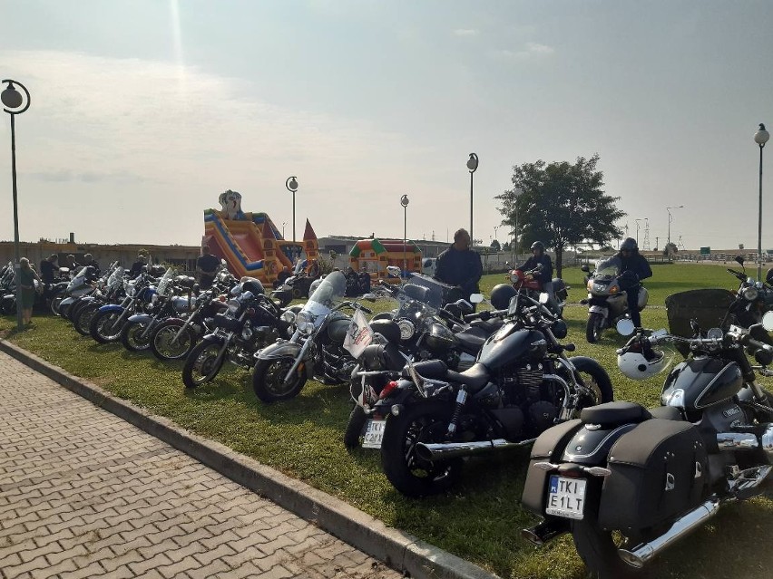 We Włoszczowie rozpoczął się Zlot Motocykli SHL i Pojazdów Zabytkowych (ZDJĘCIA)