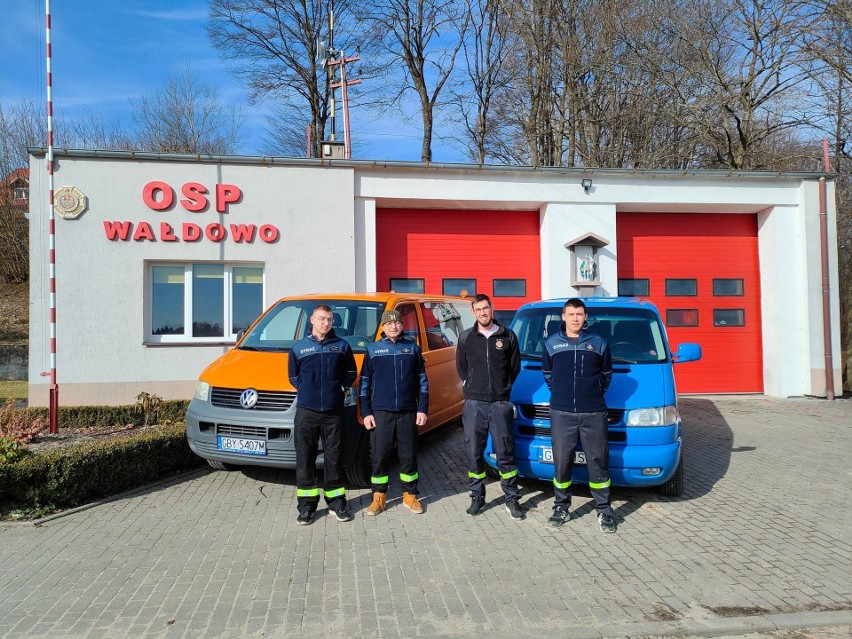 Szymon, Rafał, Jakub i Dawid to strażacy z OSP w Wałdowie...