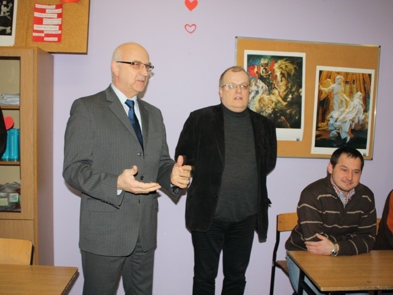 Dariusz Bruszewski (w środku) zaginął w Katowicach