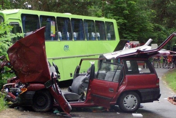 - 22 czerwca - zderzenie opla z autobusem PKS. Dwie ofiary...