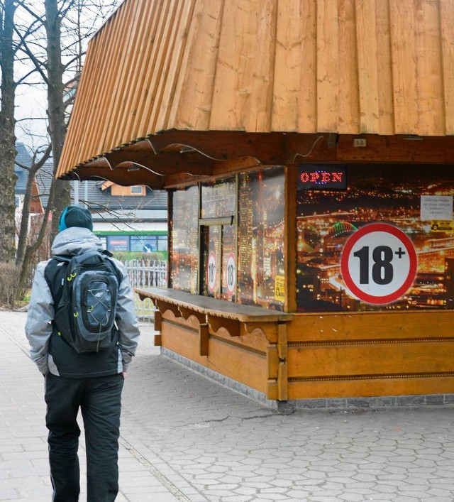 Przy zakopiańskiej ulicy Kościuszki działa od wielu miesięcy jeden z lokali, gdzie można zagrać na pieniądze na automatach