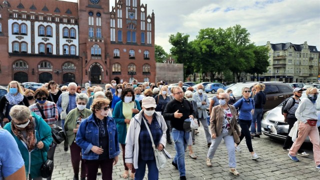 W ubiegłym roku pierwszy spacer po mieście zgromadził ponad sto osób.