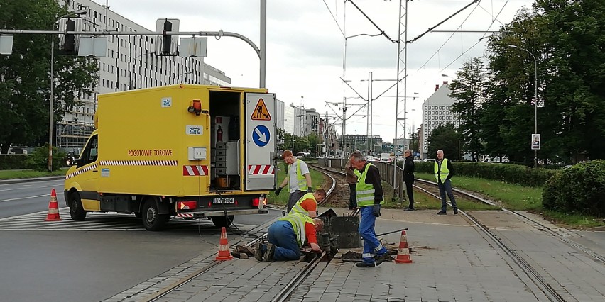 Awaria torowiska na skrzyżowaniu Legnickiej i Kwiskiej