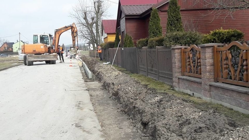 Trwają prace przy odbudowie drogi powiatowej na odcinku od Żarczyc do Mieronic 